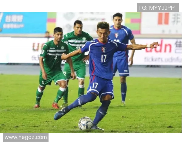 成都足球队的蜕变之旅:从草根到职业的奋斗与荣耀