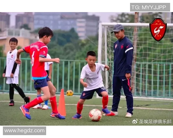 小小足球明星活动目标探索青少年足球潜能与团队合作精神培养