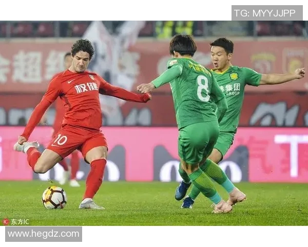 杭州足球队在联赛积分榜上以84分稳居第一位置，争冠形势乐观